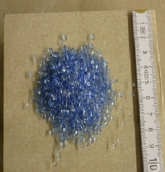 Glaskies Hellblau als dekorativer Zuschlagstoff Bild 1